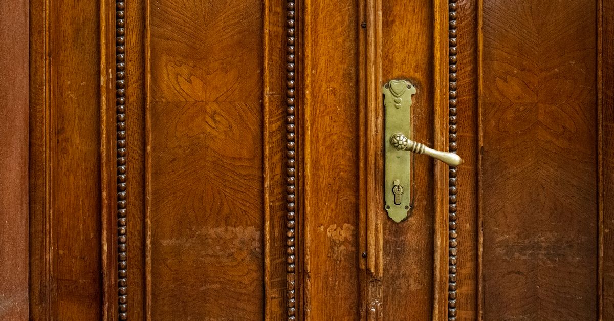 Mortise Lock or Cylinder Lock? What's on Your Older Florence Door — Hank Locksmith NJ